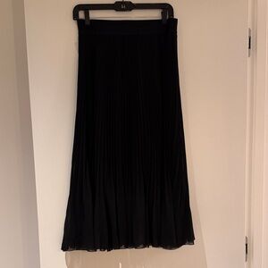 Aritzia Black Pleated Midi Skirt